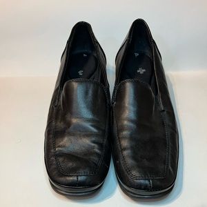 Air Supply Dress Shoes ~ Loafer with short heel